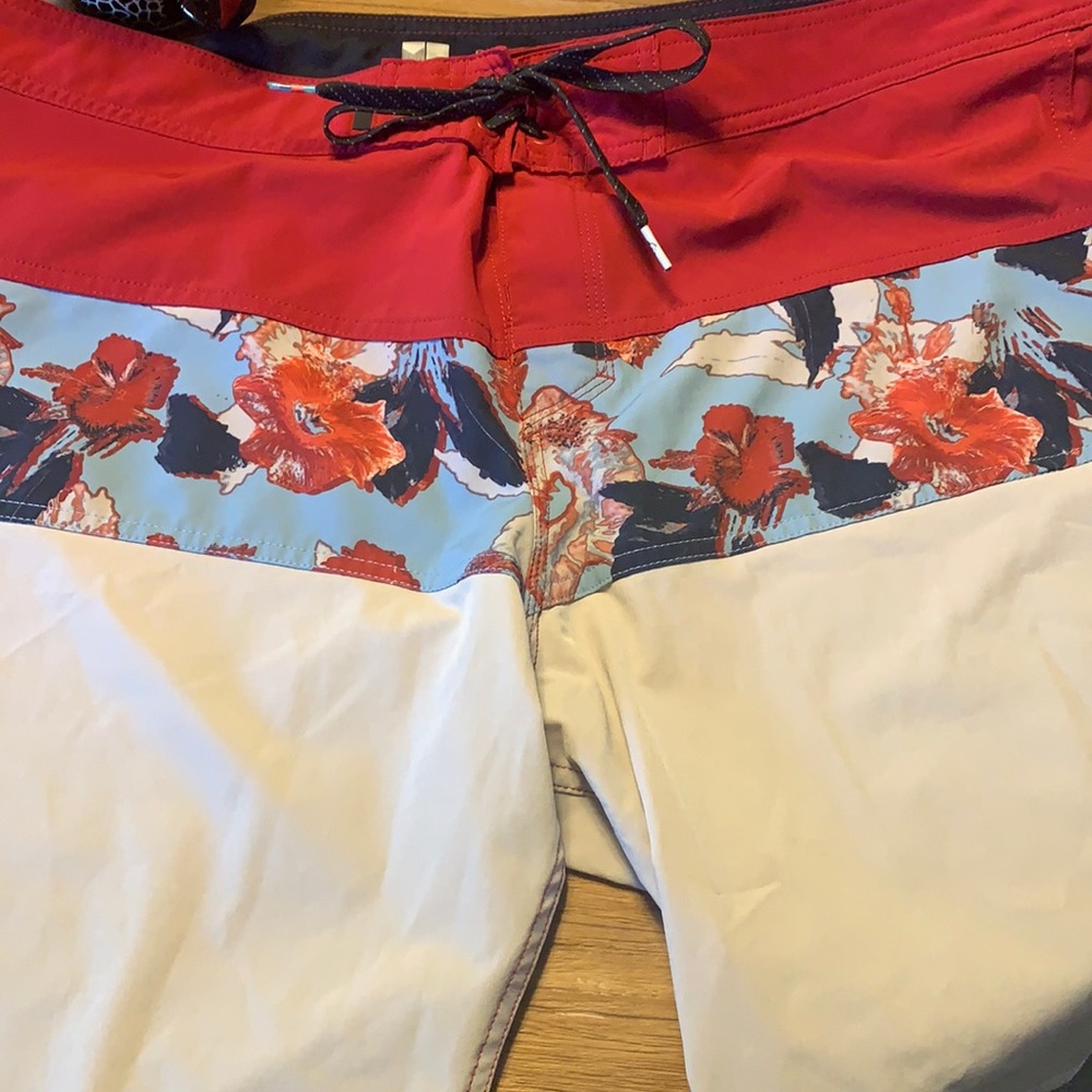 Quicksilver Board Shorts size 38
